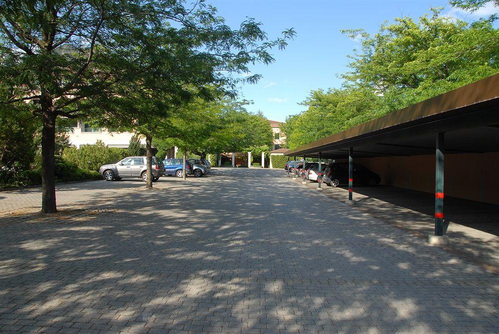 Des Vignes Hotel