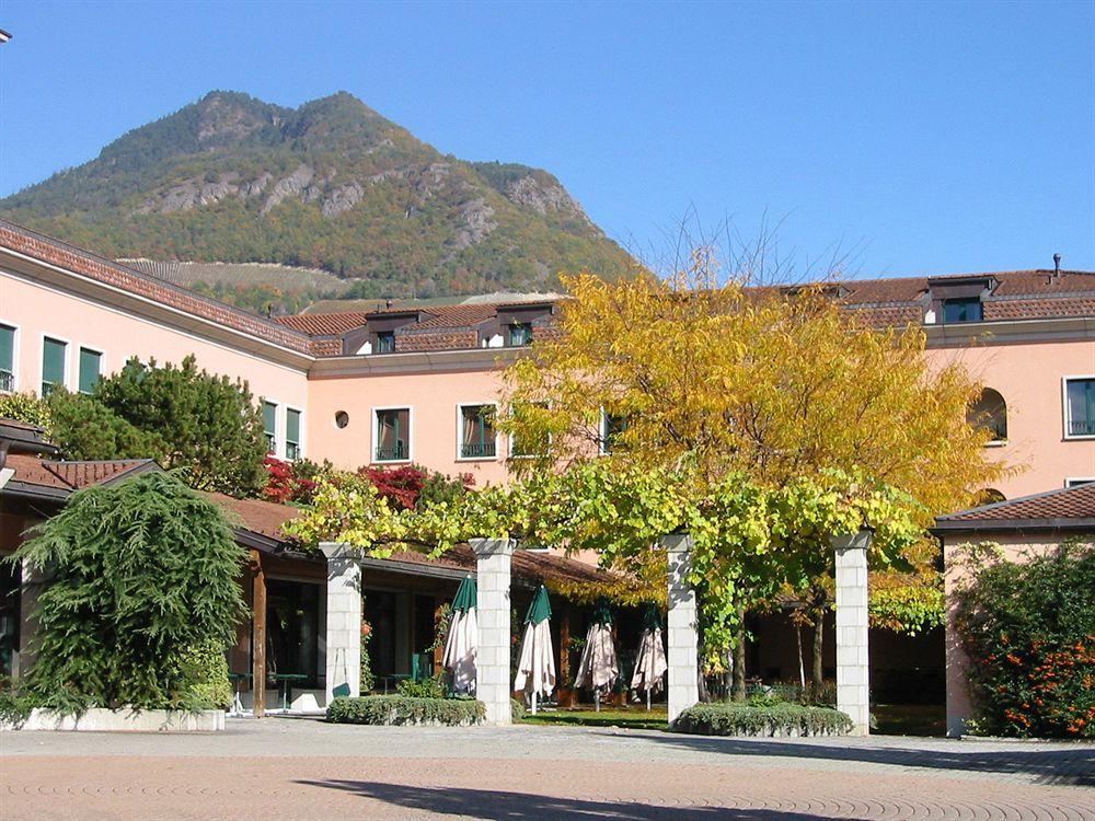 Des Vignes Hotel 4*