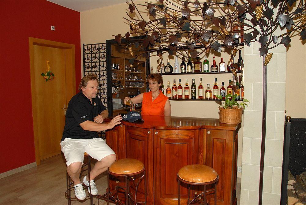 Des Vignes Hotel Saint-Léonard