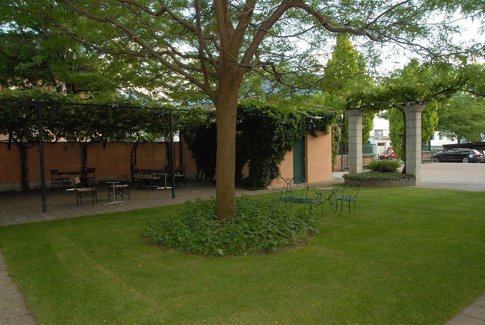 Des Vignes Hotel