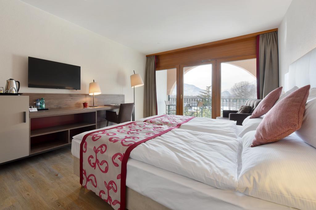 Des Vignes Hotel 4*